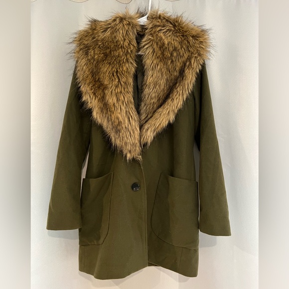 Capulet fur trimmed army green coat. Size small - Picture 1 of 4